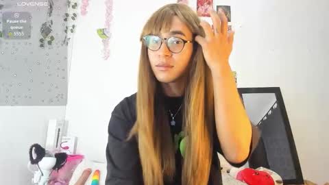 Snapshot of cute_sammy_1 chatting on November 14, 2025, 8:18 pm cute_sammy_1 online show from November 14, 2025, 8:18 pm