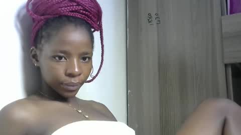 Snapshot of cute_sexy3 chatting on February 8, 2025, 4:03 am SHARON online show from February 8, 2025, 4:03 am