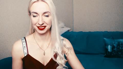 Snapshot of cute_smile_shy chatting on January 18, 2025, 4:59 am cute_smile_shy online show from January 18, 2025, 4:59 am