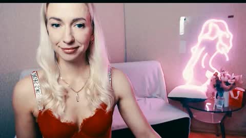 Snapshot of cute_smile_shy chatting on October 12, 2025, 6:56 am cute_smile_shy online show from October 12, 2025, 6:56 am