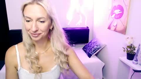 cute_smile_shy online show from August 9, 2026, 10:26 pm