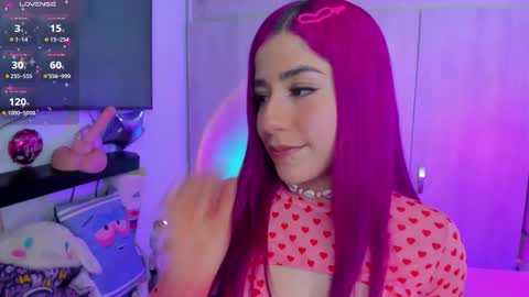 Snapshot of cute_sweetmontt chatting on October 24, 2025, 5:53 pm katalinda montt online show from October 24, 2025, 5:53 pm