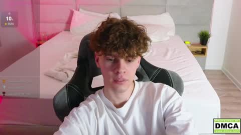 Snapshot of cute_thomas chatting on February 5, 2025, 3:23 am Thomas - online show from February 5, 2025, 3:23 am