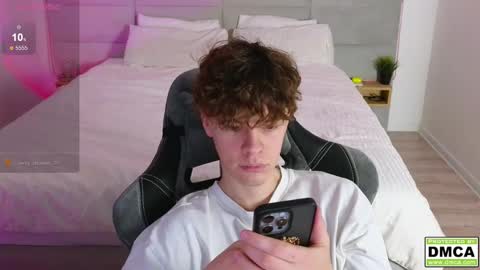 Snapshot of cute_thomas chatting on February 11, 2025, 8:42 pm Thomas - online show from February 11, 2025, 8:42 pm