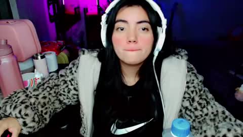 Snapshot of cuteambervi chatting on December 6, 2024, 12:45 am Princess Amber online show from December 6, 2024, 12:45 am