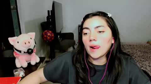 Snapshot of cuteambervi chatting on November 3, 2025, 12:02 am Princess Amber online show from November 3, 2025, 12:02 am