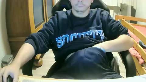 Cuteboy090 online show from September 22, 2025, 1:35 pm