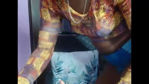 Snapshot of cutebuu chatting on November 1, 2025, 9:33 am cutebuu online show from November 1, 2025, 9:33 am