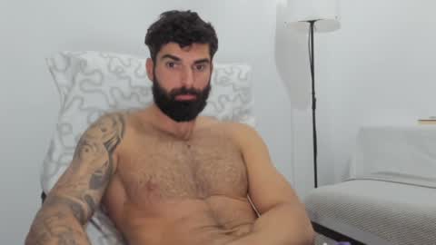 cuteeboy online show from February 4, 2025, 3:36 pm