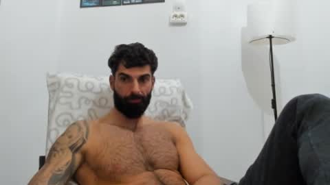 cuteeboy online show from December 13, 2025, 9:31 pm