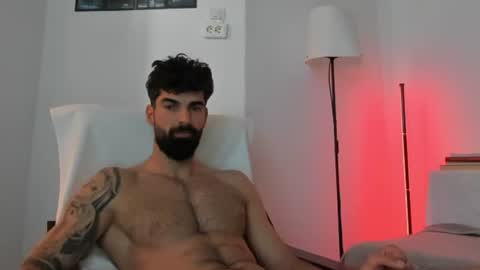 cuteeboy online show from June 11, 2026, 5:49 am
