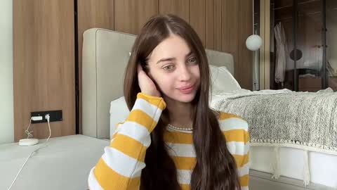 Snapshot of cuteelsa_ chatting on February 2, 2025, 4:05 am Elsa online show from February 2, 2025, 4:05 am