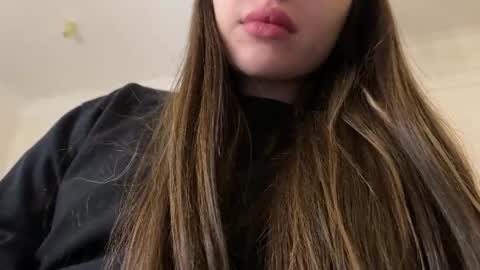 Snapshot of cuteelsa_ chatting on February 19, 2025, 3:49 pm Elsa online show from February 19, 2025, 3:49 pm