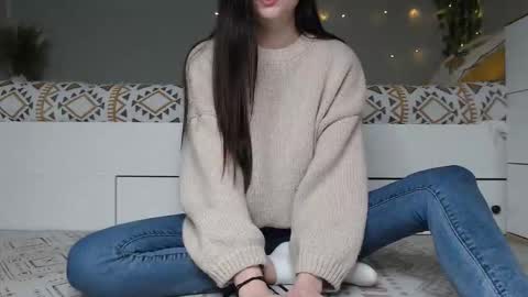 Snapshot of cuteemouse chatting on November 12, 2025, 11:32 am Anna online show from November 12, 2025, 11:32 am