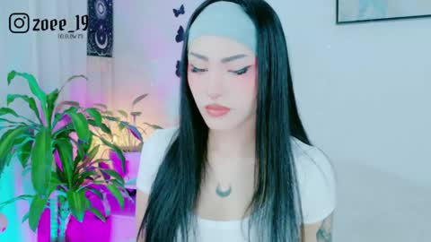 Zoe  online show from June 9, 2026, 3:51 am