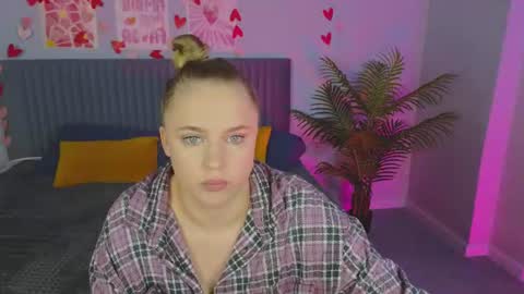 Snapshot of cutefever chatting on June 15, 2026, 12:57 am Amyy online show from June 15, 2026, 12:57 am