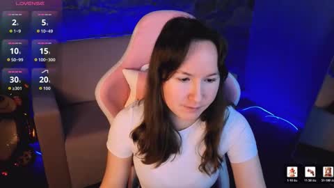 cuteglory online show from March 9, 2026, 1:42 am