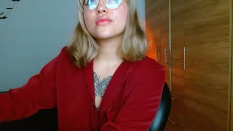 Snapshot of cuteisabella_a chatting on January 16, 2026, 5:06 pm isabella online show from January 16, 2026, 5:06 pm