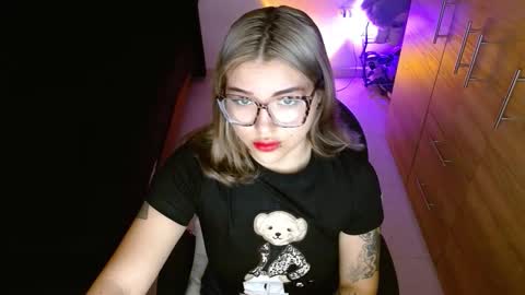 Snapshot of cuteisabella_a chatting on March 1, 2026, 5:04 pm isabella online show from March 1, 2026, 5:04 pm