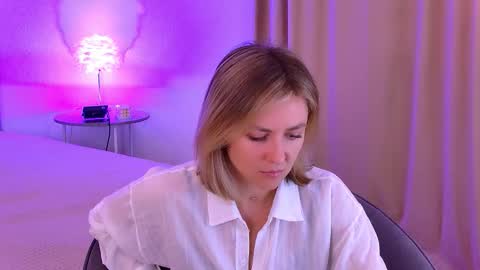 cutemirage online show from November 14, 2025, 2:38 pm