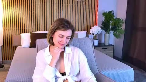 cutemirage online show from April 28, 2026, 2:44 pm