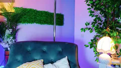 Snapshot of cuteness__girl chatting on September 25, 2025, 6:06 am cuteness__girl online show from September 25, 2025, 6:06 am