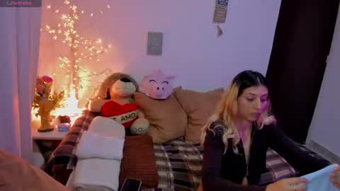 Snapshot of cuteweed420 chatting on August 7, 2026, 12:01 am cuteweed420 online show from August 7, 2026, 12:01 am