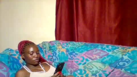 cutey_lunar online show from January 30, 2025, 7:15 pm