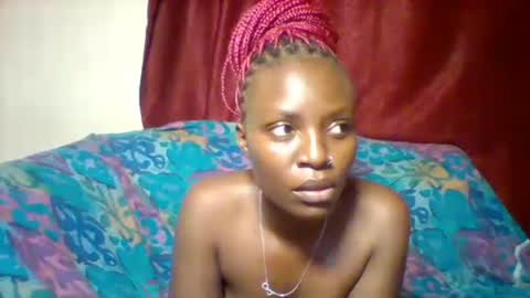 cutey_lunar online show from February 2, 2025, 4:54 pm