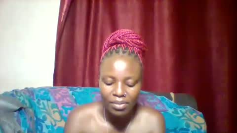 cutey_lunar online show from February 2, 2025, 8:19 pm