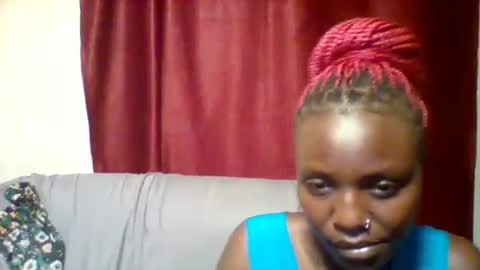 cutey_lunar online show from February 12, 2025, 2:35 am