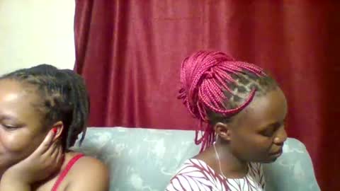 cutey_lunar online show from February 17, 2025, 8:04 pm