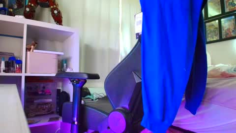 Sandra Love online show from June 13, 2026, 3:43 pm