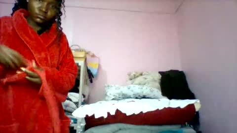 cutezola online show from September 12, 2025, 3:06 am