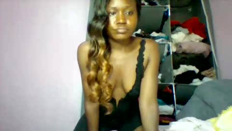 cutezola online show from October 21, 2025, 5:24 pm