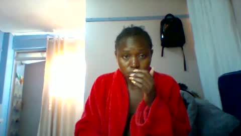 cutezola online show from December 5, 2025, 4:54 am
