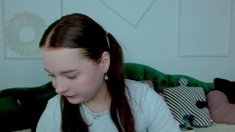 Snapshot of cutie__cutiee_ chatting on October 16, 2025, 8:10 pm Nika online show from October 16, 2025, 8:10 pm