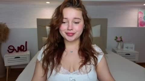 Snapshot of cutie__cutiee_ chatting on June 16, 2026, 5:32 am Nika online show from June 16, 2026, 5:32 am