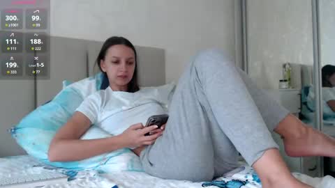 Snapshot of cutie_and_sexy chatting on June 3, 2026, 5:32 am Alisa online show from June 3, 2026, 5:32 am