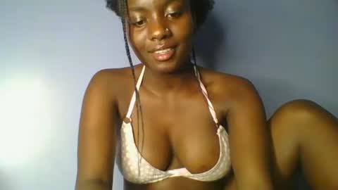 cutie_choco online show from April 5, 2026, 9:01 pm