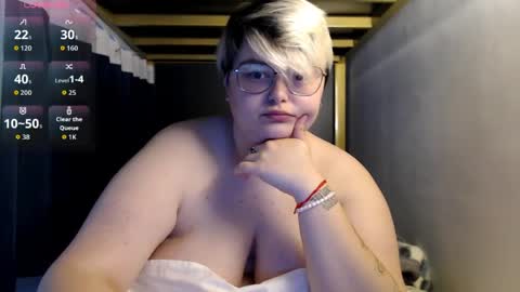 Snapshot of cutie_florence chatting on April 27, 2026, 8:23 am Sophie Lilith online show from April 27, 2026, 8:23 am