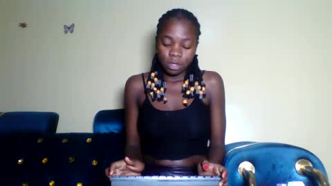 cutieplush online show from April 22, 2026, 7:48 pm