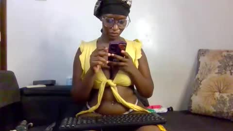 CUTIE online show from March 24, 2026, 11:48 am