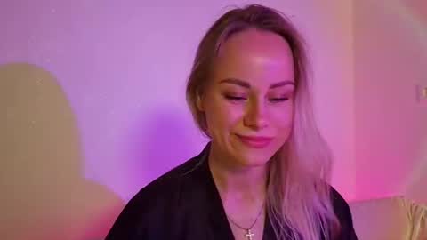 Snapshot of cutie_xoxo_ chatting on June 19, 2026, 7:06 pm cutie_xoxo_ online show from June 19, 2026, 7:06 pm