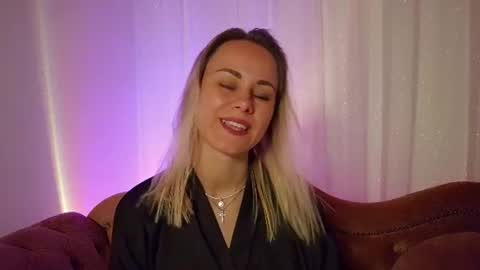 Snapshot of cutie_xoxo_ chatting on July 21, 2026, 9:00 am cutie_xoxo_ online show from July 21, 2026, 9:00 am