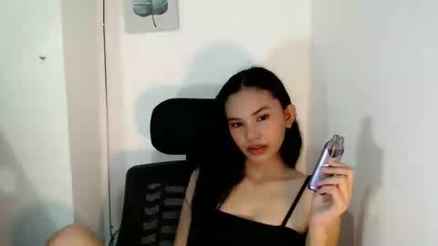 cutiee_lily2 online show from April 24, 2026, 12:24 am