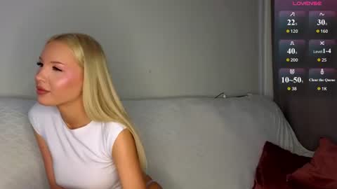 cutiefull_lion online show from June 11, 2026, 5:27 am