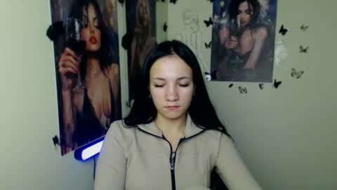 Snapshot of cutielady_ chatting on October 24, 2025, 8:05 pm Emma online show from October 24, 2025, 8:05 pm