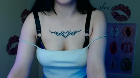 Snapshot of cutielady_ chatting on May 7, 2026, 6:19 am Emma online show from May 7, 2026, 6:19 am