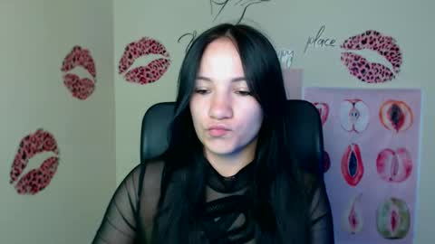 Snapshot of cutielady_ chatting on June 9, 2026, 6:14 am Emma online show from June 9, 2026, 6:14 am